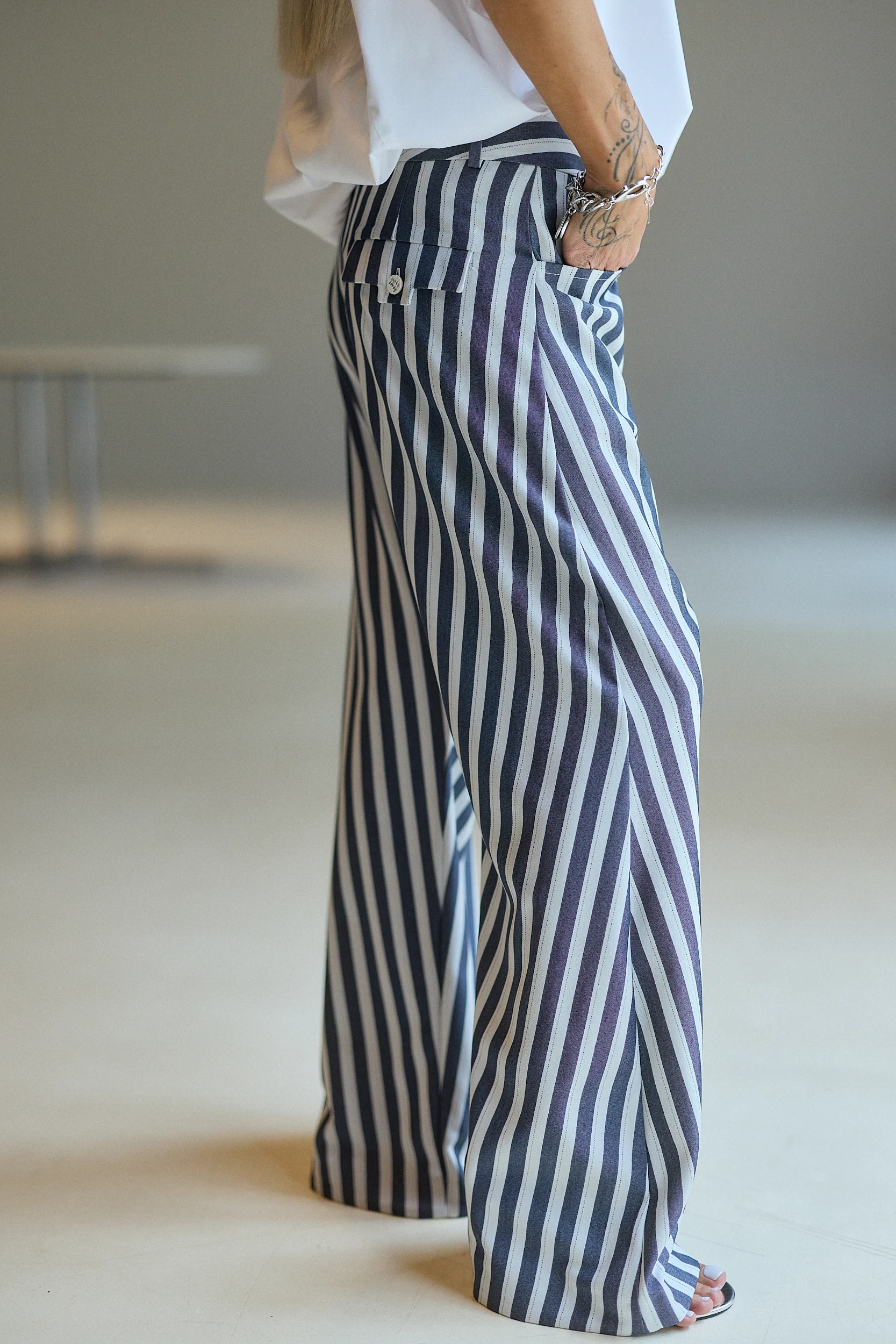 Blue & White Striped Wide-Leg Pants - Image 4