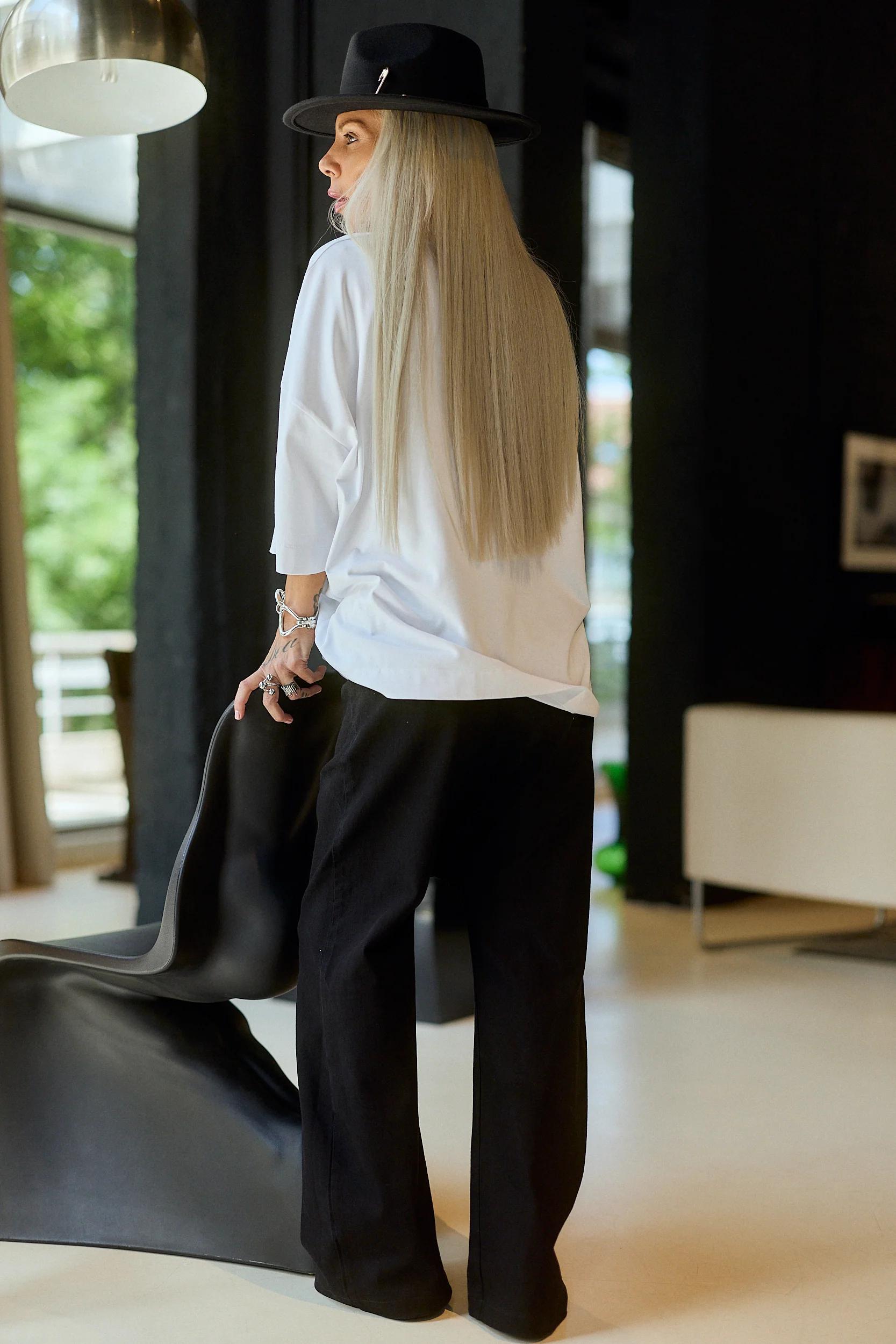 Oversized Graphic T-Shirt β Free Hugs - Image 8